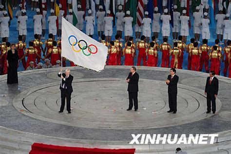 伦敦市长约翰逊北京之旅：迎奥运会旗 坐皇帝宝座--国际--人民网