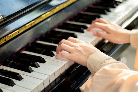 《童年的回忆,钢琴谱》原版,理查德·克莱德曼（五线谱 钢琴曲 指法）-弹吧|蛐蛐钢琴网