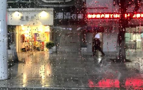 惊艳如画，一下雨，重庆就美成了撩人的江南。|重庆|摄影师|王正坤_新浪新闻