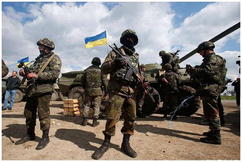 获得独立30年，乌克兰军队和军工已被摧毁，炮兵没有大口径炮弹