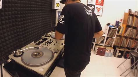 魔声DJ培训西安学员张森打碟练习照片 - 魔声DJ培训学校