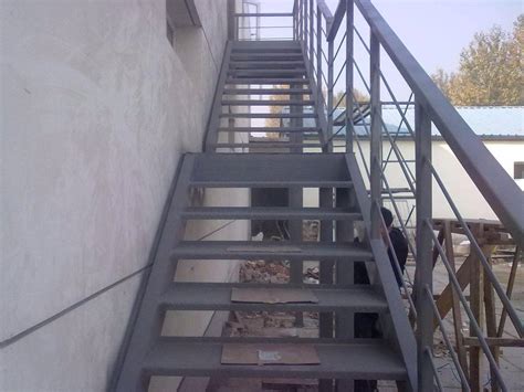 钢结构楼梯施工图_钢结构工程,钢结构工程施工,钢结构安装-四川吉力精工钢结构工程有限公司