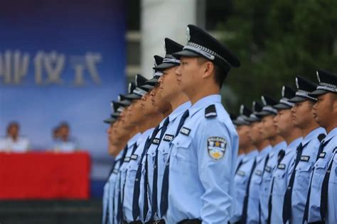 学校举行颁授警监警衔证书仪式-山东警察学院