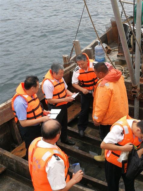 我局联合深圳市海洋综合执法支队开展东部水域“商渔共治”联合执法行动