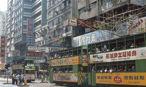 90年代的香港街景，在那个霓虹灯的辉煌时代