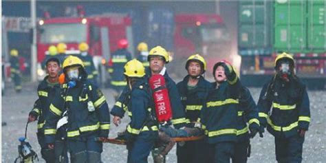 天津爆炸一名山东籍消防员失联 齐吉旭你在哪儿_手机新浪网
