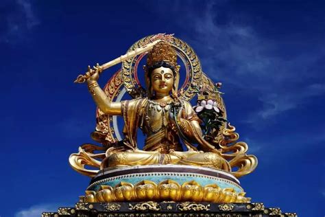 文殊菩萨为什么会有象征佛陀的万字符，他究竟是佛还是菩萨_【快资讯】