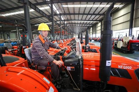 湖南郴州：农机市场产销两旺-人民图片网