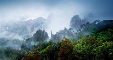 从清凉台望云雨中的北海 – 中国摄影出版社
