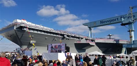 美海军为福特级航母肯尼迪号举行命名仪式_荔枝网新闻