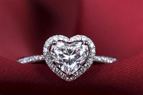 钻石分几种 怎么区分钻石种类【婚礼纪】