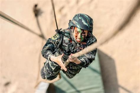 杭州：直击武警特战队员多课目强化训练-人民图片网