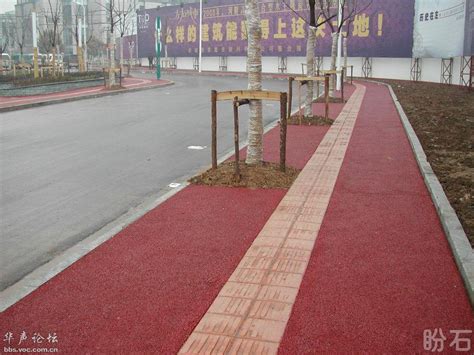 绿色不减多停车，北三环畔这个曾经脏乱的小广场变美了_京报网
