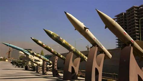 敏感时期伊朗高调公开地下导弹基地 弹道导弹连续发射装置亮相
