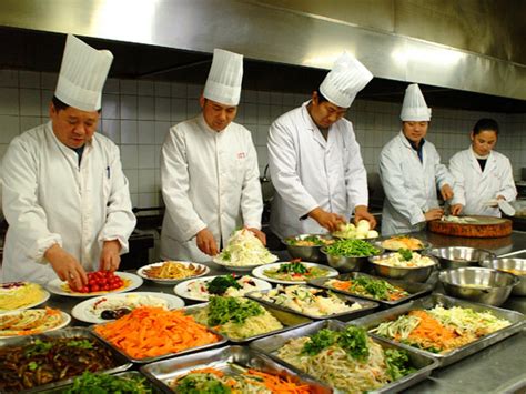 食堂就餐高峰期员工排队等待时间采取什么策略-广州市青麦源餐饮管理服务有限公司官网
