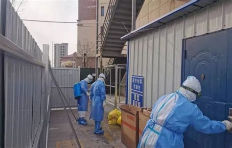 2号线浦东国际机场站严格实行一级防疫等级，工作人员全员进行核酸检测