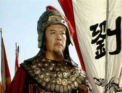 《三国演义》刘备等人拼命杀敌，才得命为定州中山府安喜县县尉