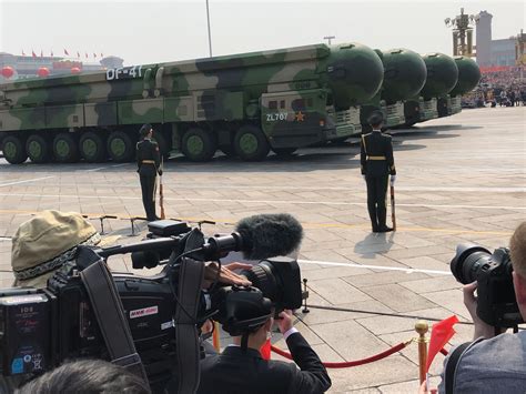中国“东风-41”洲际弹道导弹在庆祝新中国成立70阅兵式阅兵首次出场 - 2019年10月1日, 俄罗斯卫星通讯社