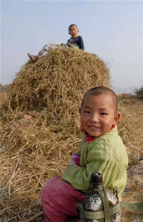 这12张照片记录了农村孩子的成长场景 好像回到了童年__凤凰网