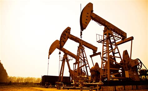 纽约原油期货收盘下跌2%报每桶89.88美元_第一金融网