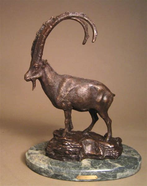 铜兔雕塑_户外铸铜动物景观摆件_厂家图片价格-玉海雕塑