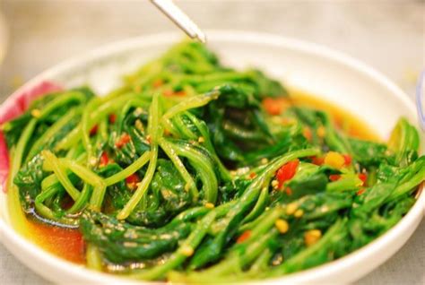 菠菜的热量(卡路里cal),菠菜的功效与作用,菠菜的食用方法,菠菜的营养价值