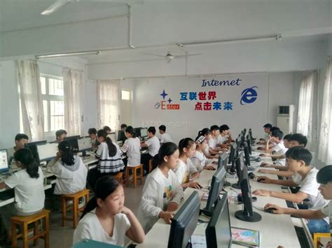 河南汝州市一中正式挂牌全国青少年三维创意设计示范校