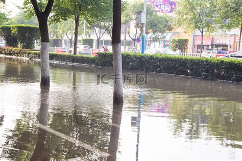 长沙西湖路出现洪水倒灌 部分街道被淹 - 焦点图 - 湖南在线 - 华声在线