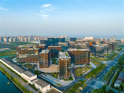 首届41位金融硕士入学，上财滴水湖高级金融学院今日揭牌 - 周到上海
