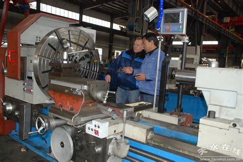 雷沃携FR18E-u、FR60E、FR80E挖掘机亮相国际农博会_产品快讯_工程机械在线