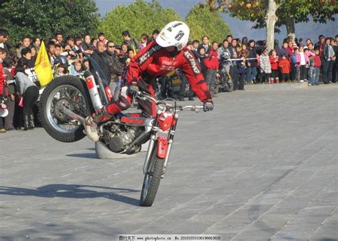 摩托车特技表演,赛车运动,体育摄影,摄影,汇图网www.huitu.com
