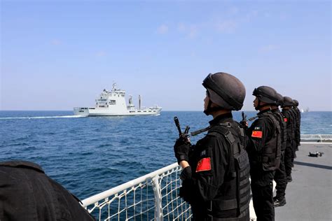 威武！中国海军舰艇编队完成多国海军联演海上阶段演习_