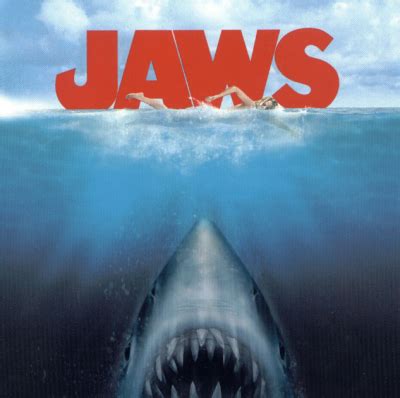 大白鲨潜入度假沙滩，斯皮尔伯格首部怪物片，金发妹子不敢看的恐怖片《大白鲨》
