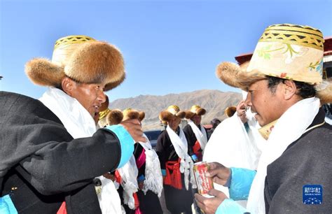 西藏拉萨迎藏历新年首场雪-大河网