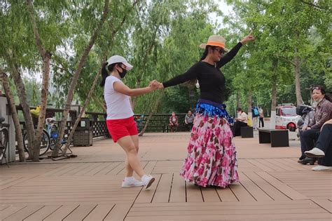 广场舞，“碰撞”中跳起来_长江云 - 湖北网络广播电视台官方网站