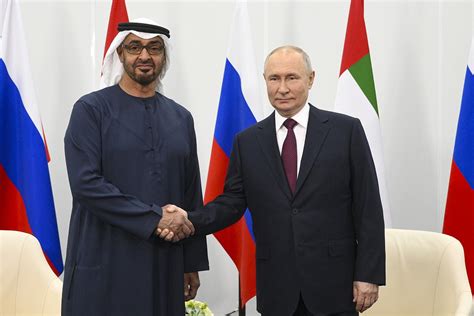 阿联酋总统对普京表示：愿加强与俄罗斯的双边关系