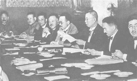 1927年6月27日至7月7日，日本首相田中义一(右3)在东京主持召开东方会议，提出《对华政策纲要》，标志着日本决定攫取整个中国东北，加快实现 ...