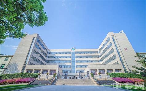 重庆工业职业技术学院是公办的吗？怎么样？学费多少？优势专业？