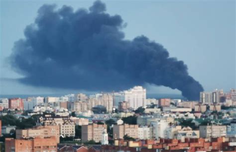 俄罗斯伊尔-76运输机坠毁 现场曝光：燃起大火黑烟滚滚