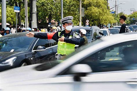 开学在即，杨浦警方为返校安全做“体检”|民警_新浪新闻