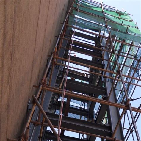 中国电建市政建设集团有限公司 工程动态 济南国际标准地G-1项目钢结构首吊成功