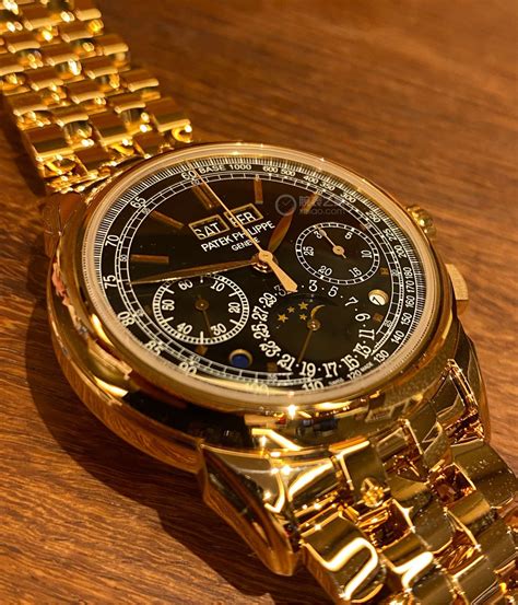 Patek Philippe 5270 Perpetual Calendar Chronograph Watches Hands-On ...