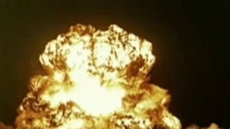 纪念中国第一颗原子弹爆炸成功五十七周年，“大戈壁精神”背后的奋斗与牺牲_北京日报网