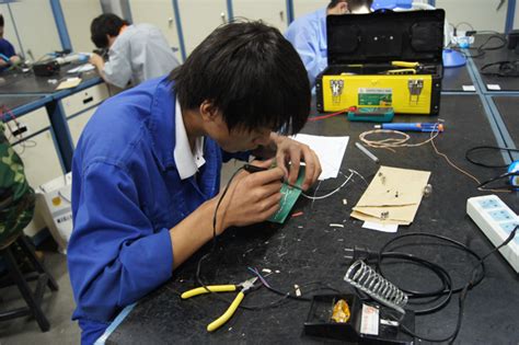 电工电子应用技术（中级、高级）-北京科技高级技术学校