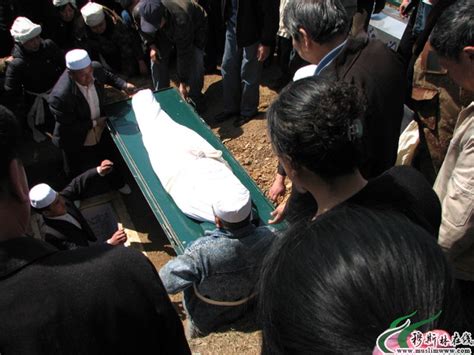 纪实短视频 穆斯林的葬礼
