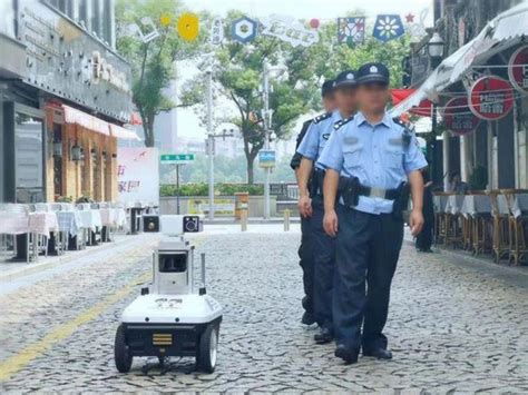 安保巡逻机器人未来发展趋势怎么样?_杭州国辰机器人科技有限公司