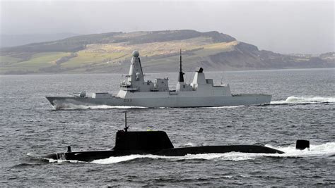 英国海军前卫级战略核潜艇（英文：Vanguard-class submarine）……__财经头条