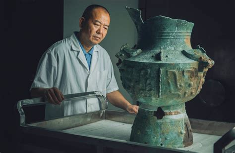 “我在三星堆修文物”——走近修复文物的时光匠人郭汉中-四川文明网