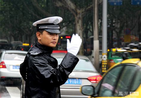 西安交警 大数据+信号灯助力“中国年、看西安”-西安市人民政府