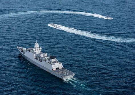 美国乌克兰舰队在黑海联合演习，俄罗斯密切监视_凤凰网视频_凤凰网